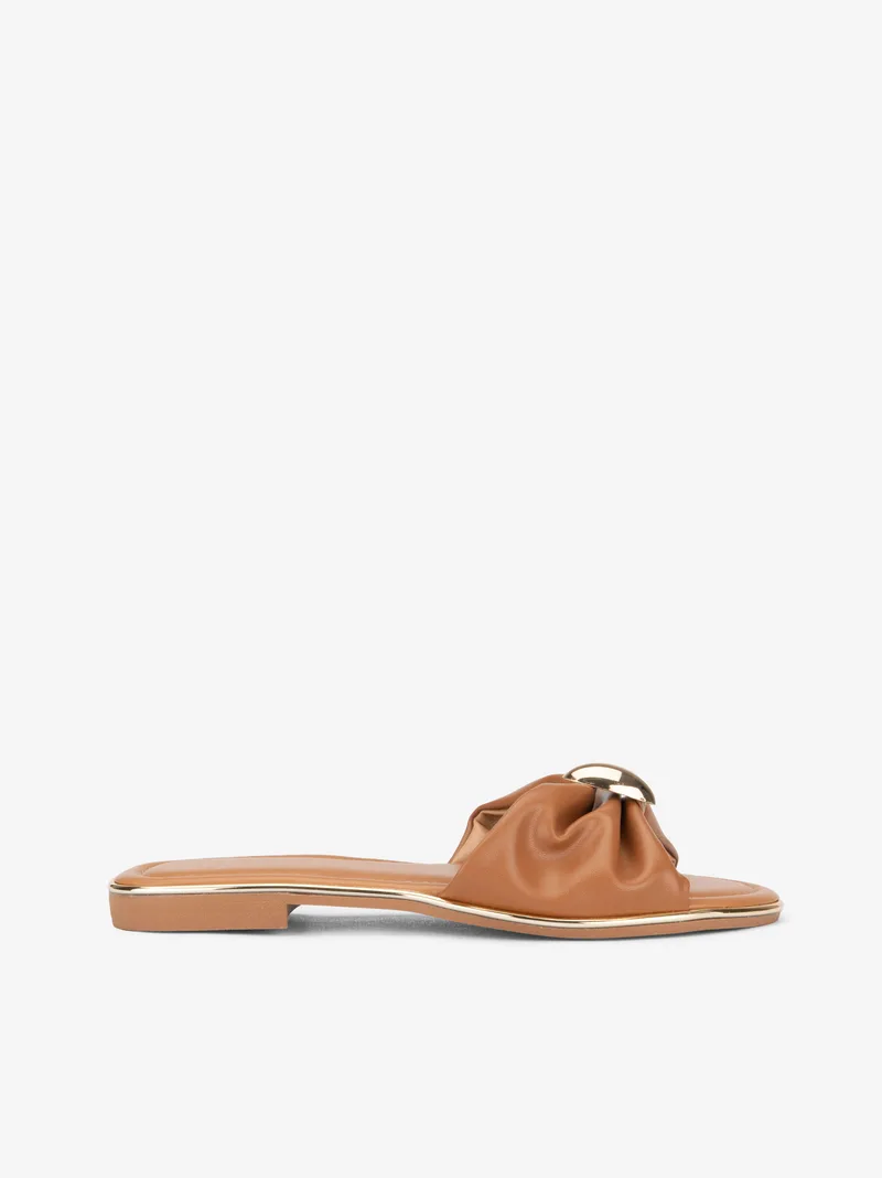 04701875392SPA_camel_01