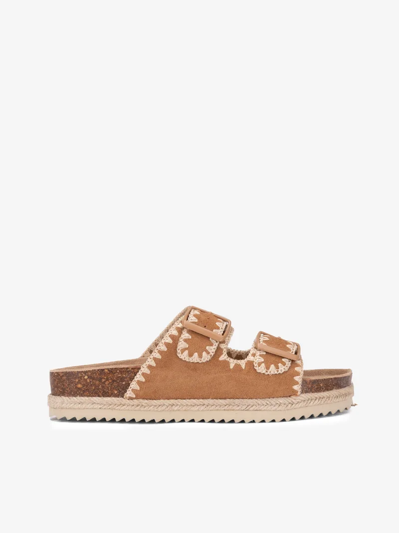 0542JS0599SCD_camel_01