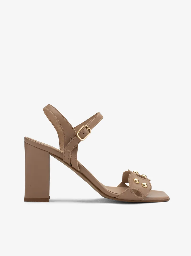 09422782SPA_CAMEL_01
