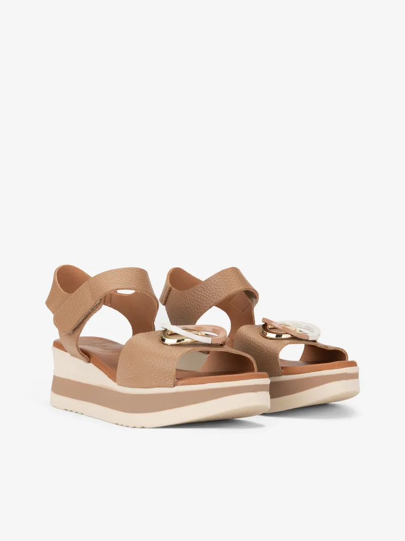 249805974SPA_taupe_02