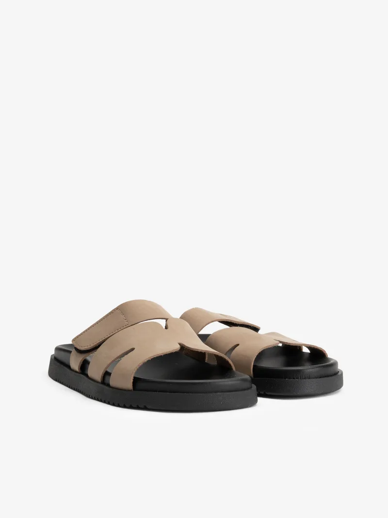2577063908snl_taupe_02