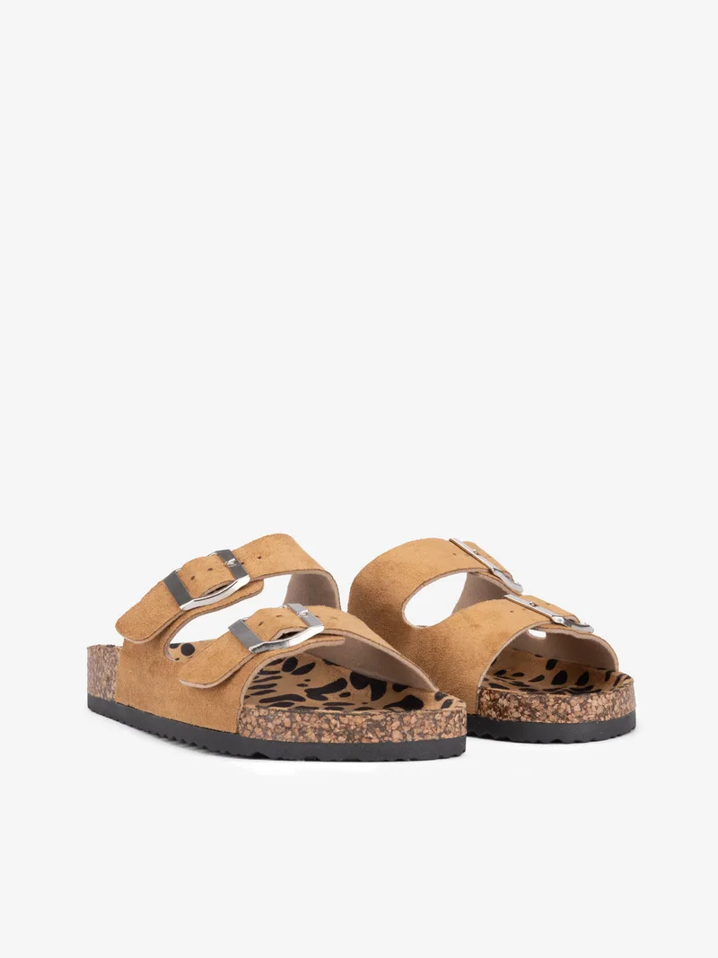 3044043RS02SCL_camel_02