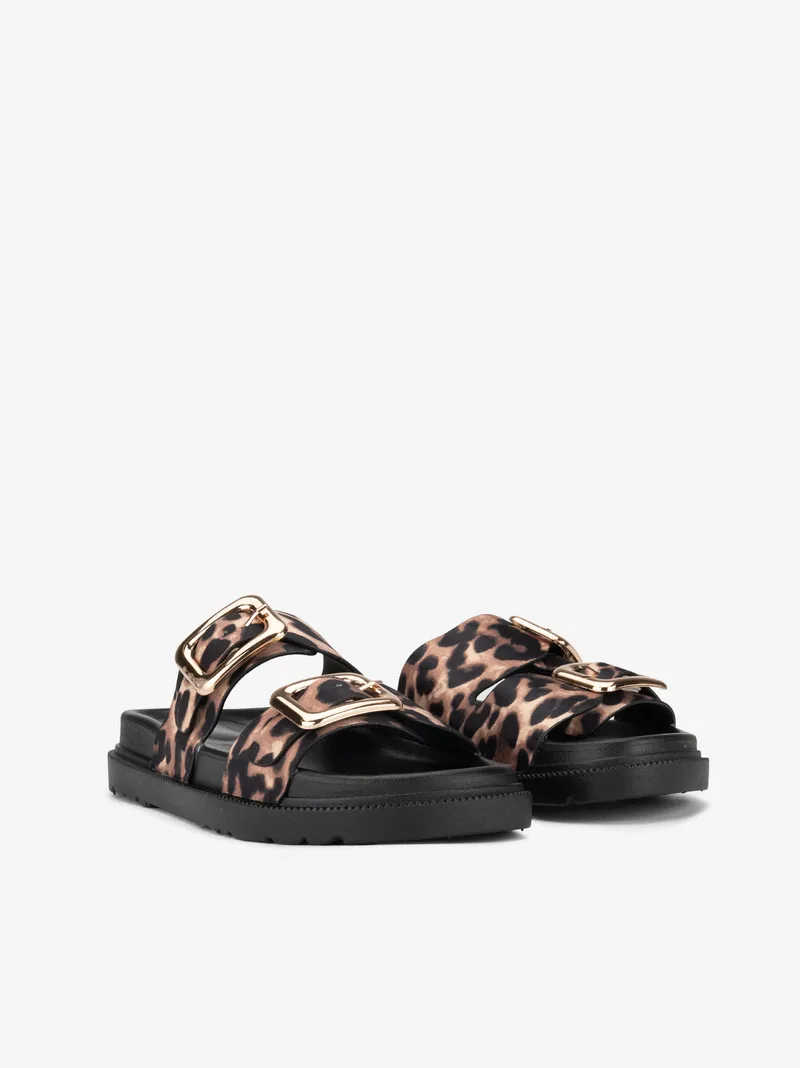 3505105866SPE_leopardo_02