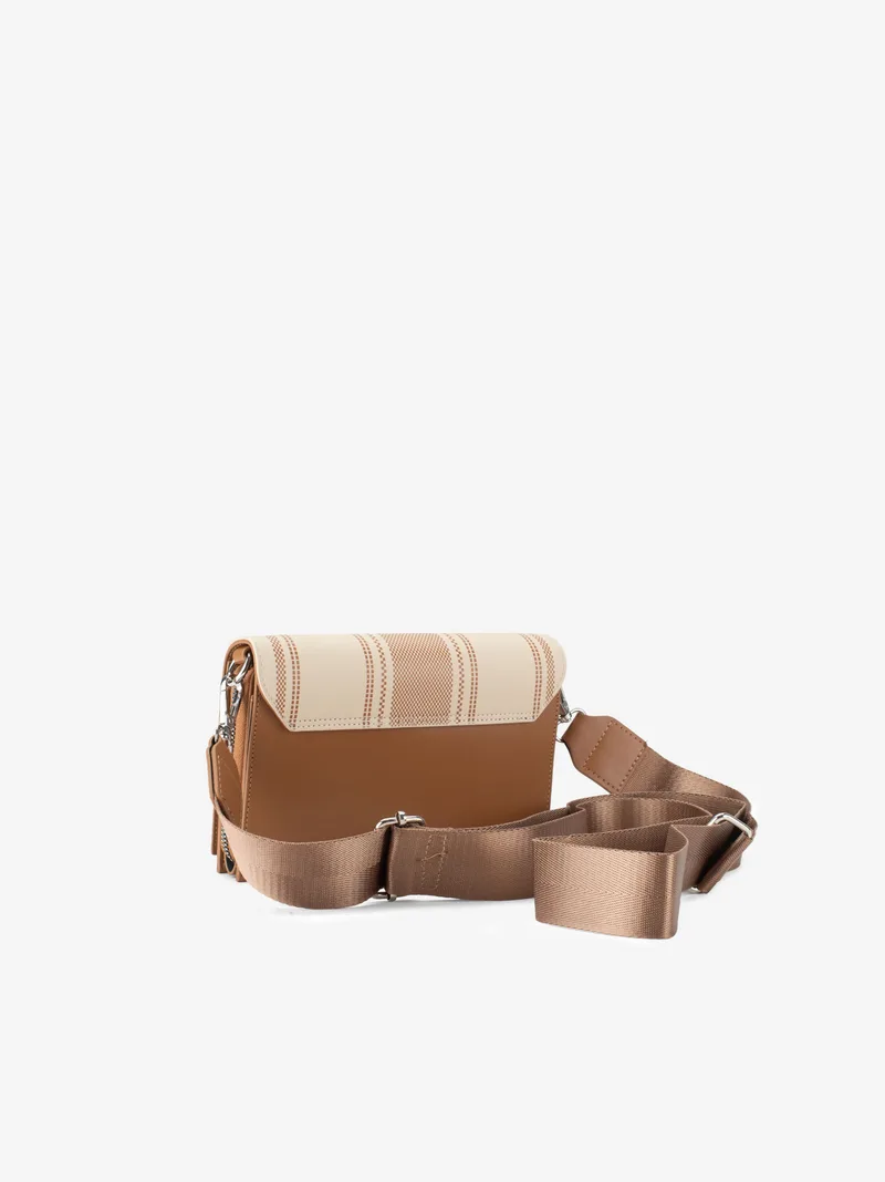 35972109001spe_camel_02