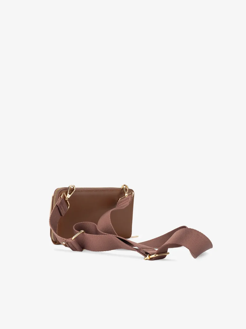 35978378601spa_camel_02