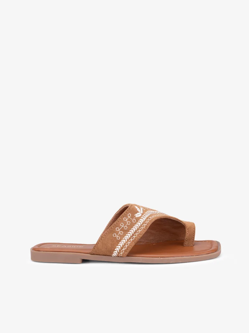 3861251015SCD_camel_01