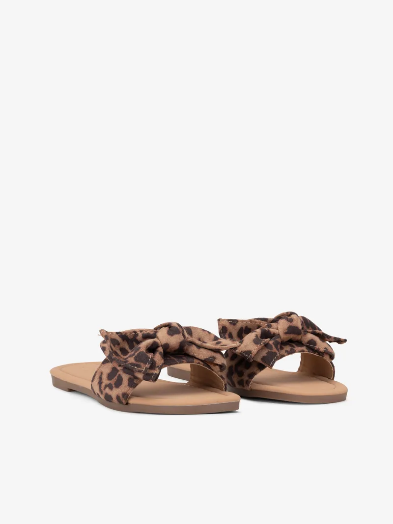 3861410283SCO_leopardo_02