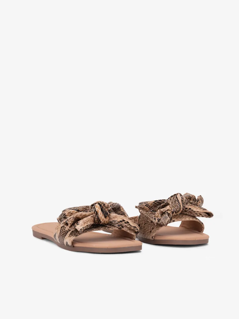 3861410283SPS_taupe_02